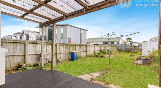 3 Bedroom Townhouse in Northcote - Photo 1