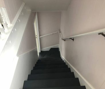 Kline - 1 Bedroom Upper Level Flat just off Quinpool! - Photo 2