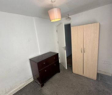 3 Bed Terraced House, Ukraine Road, M7 - Photo 4
