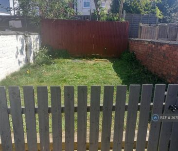 1 bedroom in a house share to rent - Photo 6