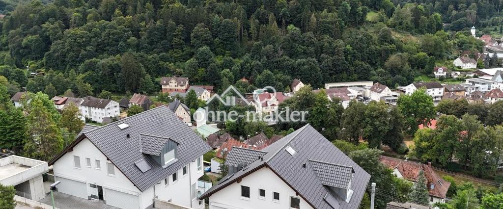 Etagenwohnung in Neuenbürg - Photo 1