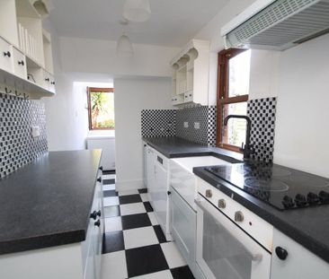 2 bedroom semi-detached house to rent - Photo 4