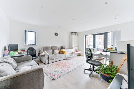 2 bedroom flat to rent - Photo 2