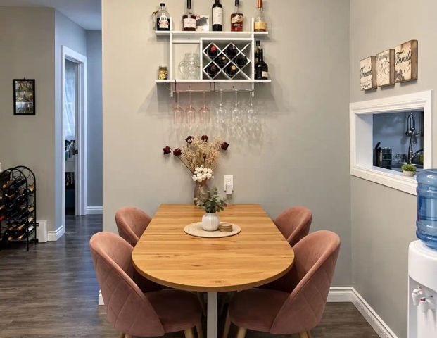 Super cute Oliver furnished 2 bedroom condo with heated parking — 2 Bedrooms Condo Unit - Photo 1