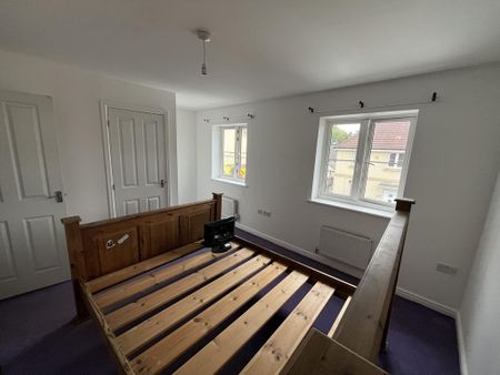 3 bedroom end of terrace house to rent - Photo 3