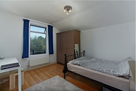 5 Bed Semi-Detached House, Croxted Road, SE24 - Photo 3