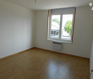 Un appartement à louer à LA GORGUE (59), Un appartement au 1er étage comprenant un salon/séjour... - Photo 3