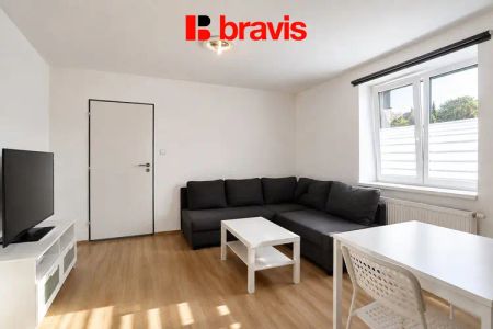 Pronájem bytu 2+kk, Rosice, garážové stání - Fotografie 2