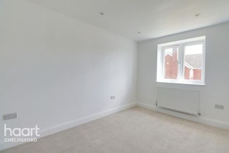 4 bedroom semi-detached house to rent - Photo 4