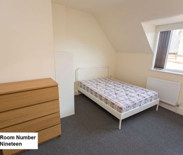 1 Bed Student Accommodation - Photo 2