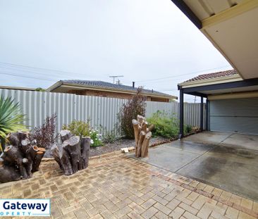 25 Beermullah Way, WAIKIKI WA 6169 - Photo 2