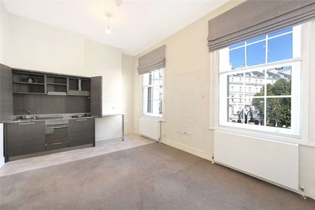 Brilliant studio room with shared bathroom facilities in the heart of South Kensington. - Photo 5