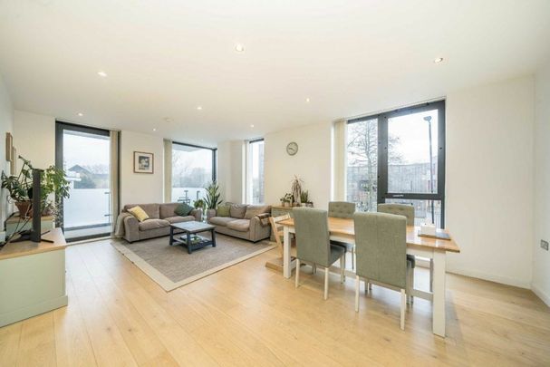 Quebec Way, Rotherhithe, SE16 - Photo 1