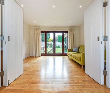 A superbly appointed detached property in a quiet cul-de-sac within... - Photo 5