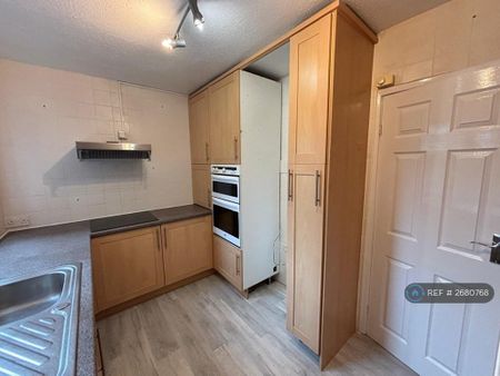 2 bedroom flat to rent - Photo 5