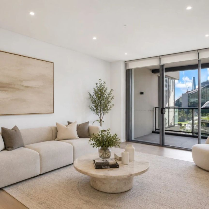 Elevated Living in the Heart of Darling Square - Photo 1