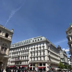 BESTE LAGE + Luxussuite im Dachgeschoss + KÄRNTNER STRASSE + Wohnen mit Hotelkomfort! - Photo 3