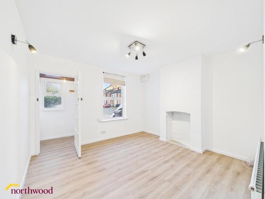 2 bedroom terraced house to rent - Photo 1