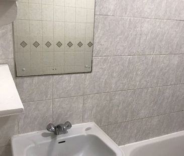 Room in a Shared House, Finchley Road, NW11 - Photo 2