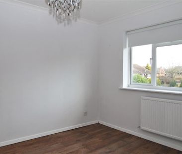 2 bedroom end of terrace house to rent - Photo 4