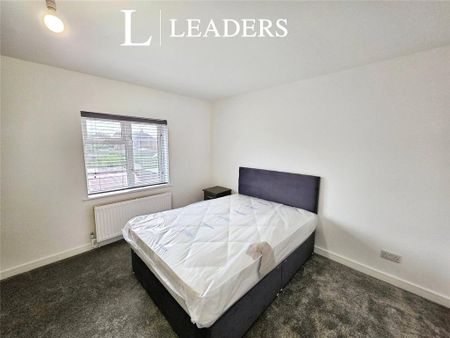 1 bedroom in a house share to rent - Photo 4