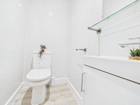 6 bedroom terraced house to rent - Photo 4