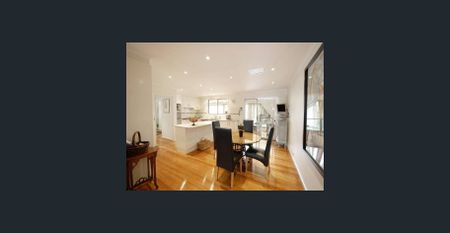 Flexible term Fully furnish 4 plus study bedroom house - Photo 3