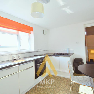 6 bedroom terraced house to rent - Photo 2