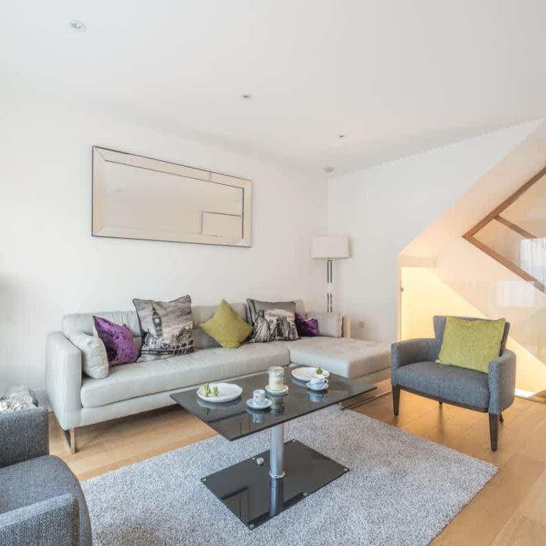 Greenwich High Road Maitland Close SE10 - Photo 1