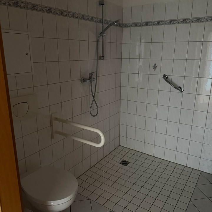 Nachmieter gesucht! Ab sofort! Mit Blick auf die Elbe - Photo 1