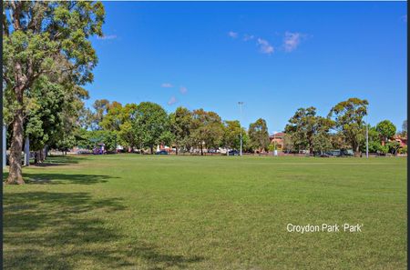 Spacious 2 Bedroom apartment - Photo 2