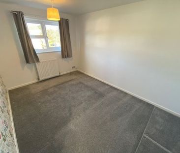 Fleming Avenue, North Baddesley - Photo 3