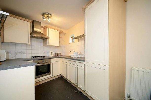 3 bedroom flat to rent - Photo 1