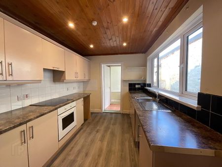 25 Woodvale Road, Belfast, BT13 3BN - Photo 5