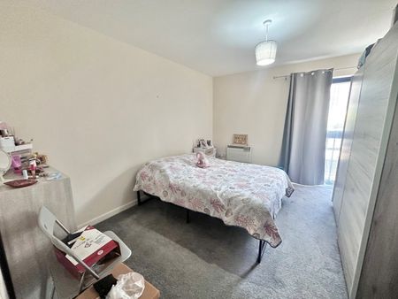 2 Bed Flat, Victoria Way, SE7 - Photo 4