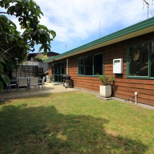 Dickson Delight - Papamoa - Photo 2