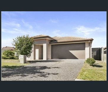 Modern 3 Bedroom Home with Spacious Yard - Photo 5