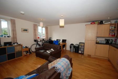 2 bedroom apartment to rent - Photo 2