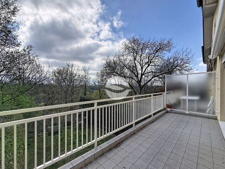 CHARMING CONTIGUOUS 6-ROOM HOUSE WITH GARDEN - Photo 5