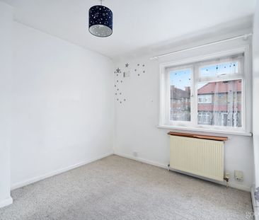 3 bedroom mid terraced house to rent, - Photo 4