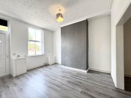 2 bedroom terraced house to rent - Photo 4