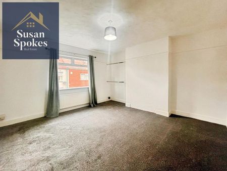 3 bedroom flat to rent - Photo 2