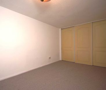 2 bed First Floor Maisonette for rent - Photo 5