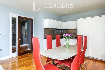 2 bedroom apartment to rent No 1, Gunwharf Quays, PO1 - Photo 3