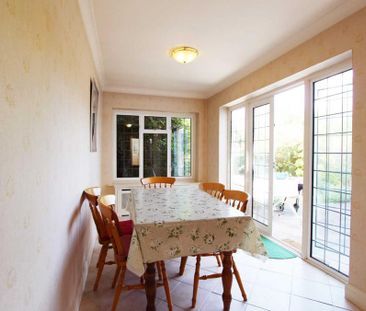 4 bedroom semi-detached house to rent - Photo 2
