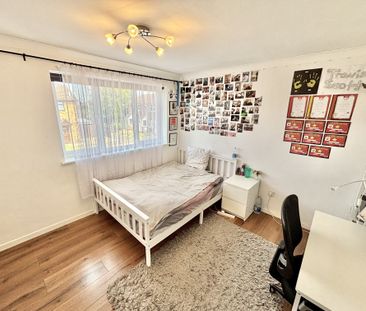 Christopher Close, Peterborough - Photo 3