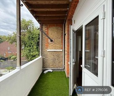 Studio to rent - Photo 3