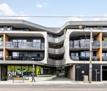 Modern 1-Bedroom Apartment in the Heart of Essendon - Photo 6
