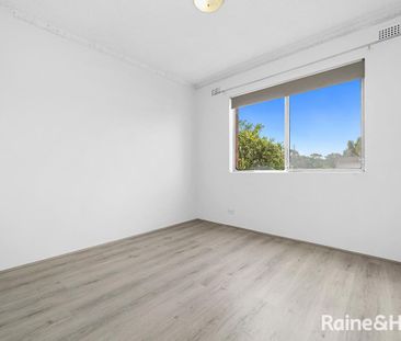 Rennovated and Ready to go - Photo 3