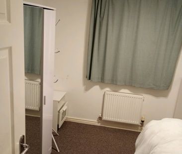 Room in a Shared Flat, Bewick Croft, CV2 - Photo 6